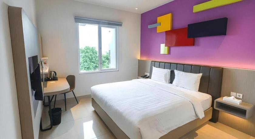 סוראבאיה Zoom Dharmahusada Hotel מראה חיצוני תמונה